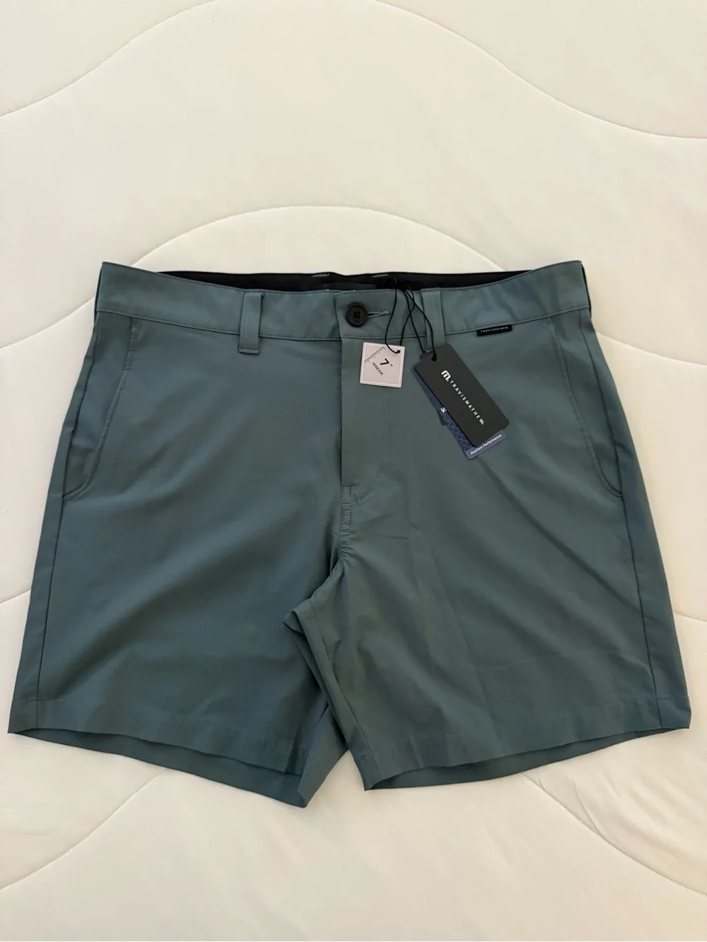 Travis Mathew Wanderlust Shorts 7” Size 32